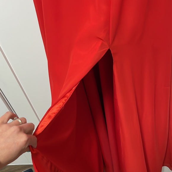 Red formal gown - Picture 3 of 6